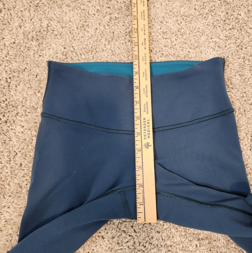 Lululemon Wunder Under Reversible Crop Leggings Size 4 - Picture 6 of 8